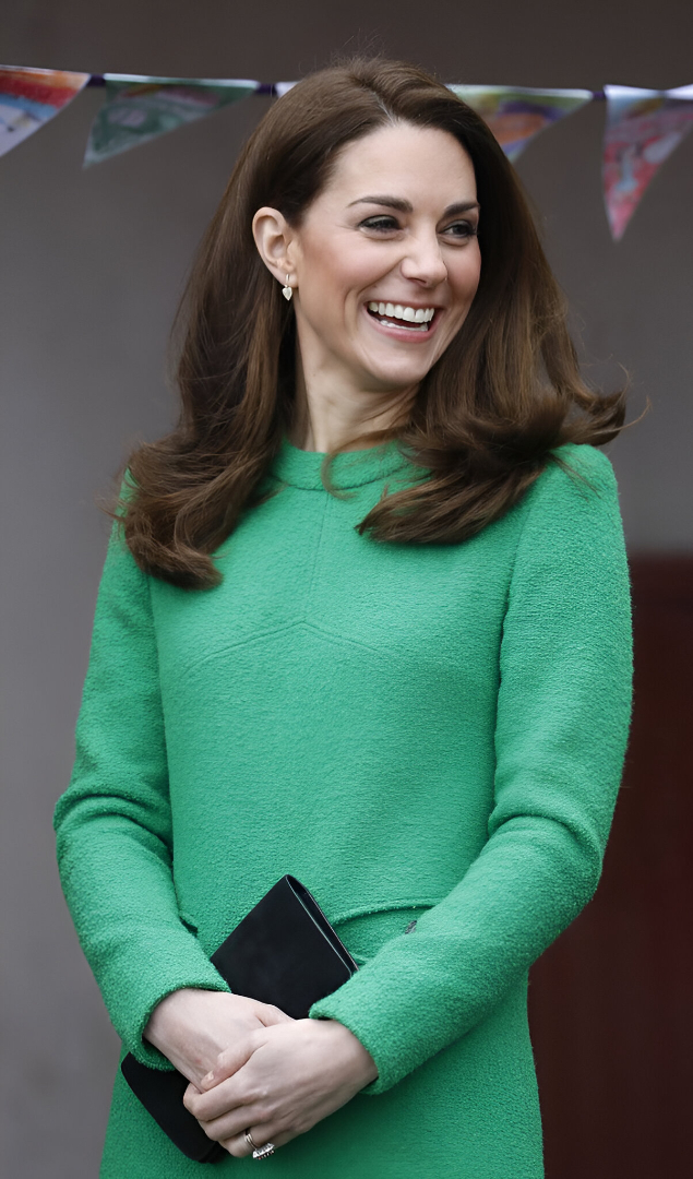 Kensington Palace Just Posted a Striking Photo of Kate Middleton with George and a Surprising Vid of Prince William Kensington Palace Just Posted a Striking Photo of Kate Middleton with George and a Surprising Vid of Prince William